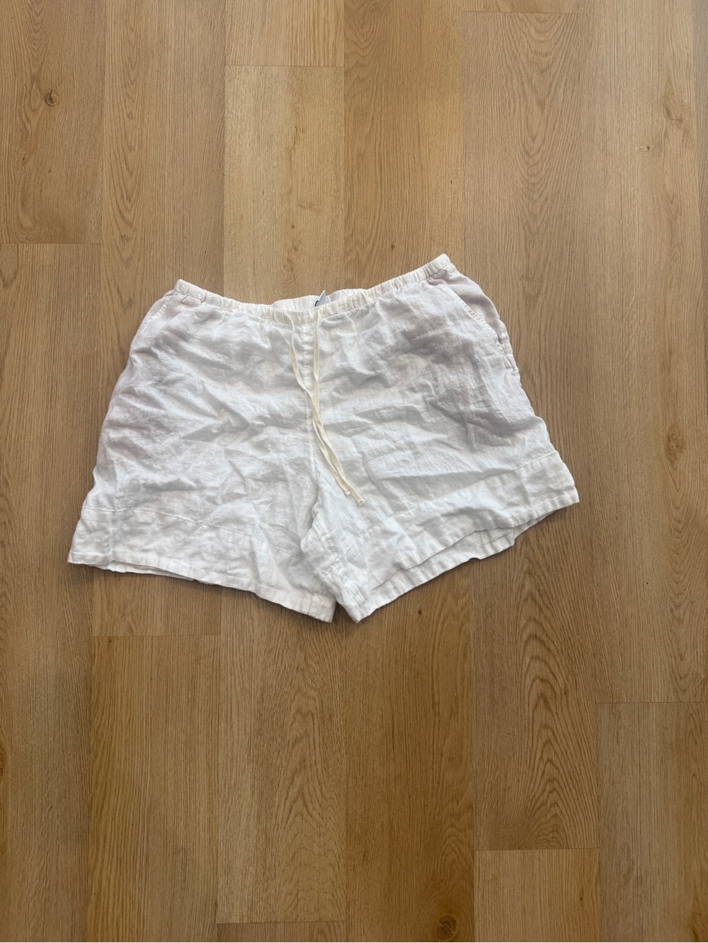 Women's White Linen Elastic-Waist Shorts